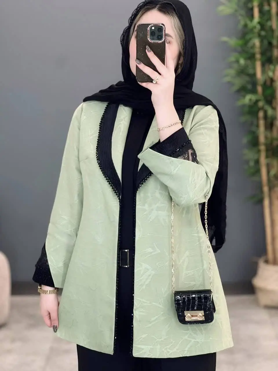 1232- مانتو مزونی الین (ایراد دار)